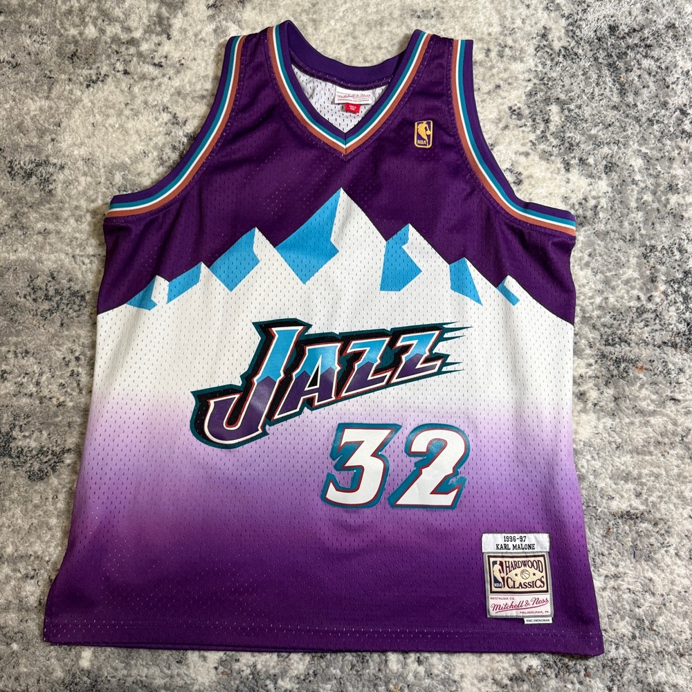 Mitchell & Ness Karl Malone Utah Jazz 1996-97 Hardwood Classics Jersey XL Purple